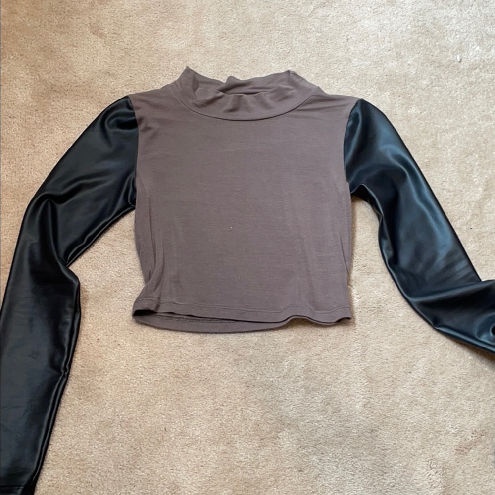 Cropped top